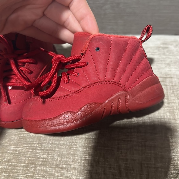 Red Jordan’s 5c - Picture 2 of 4